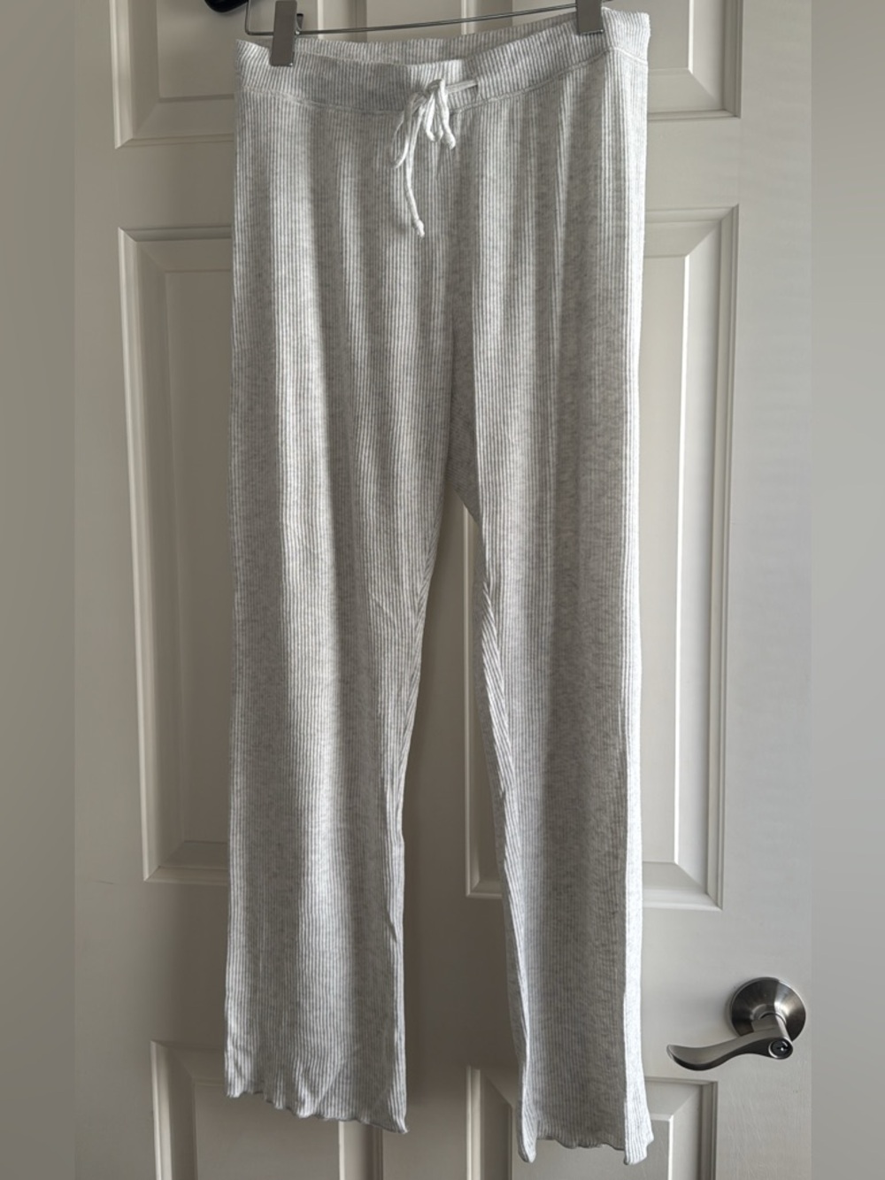 Perfect white tee Leann sweater rib jogger size M ash grey